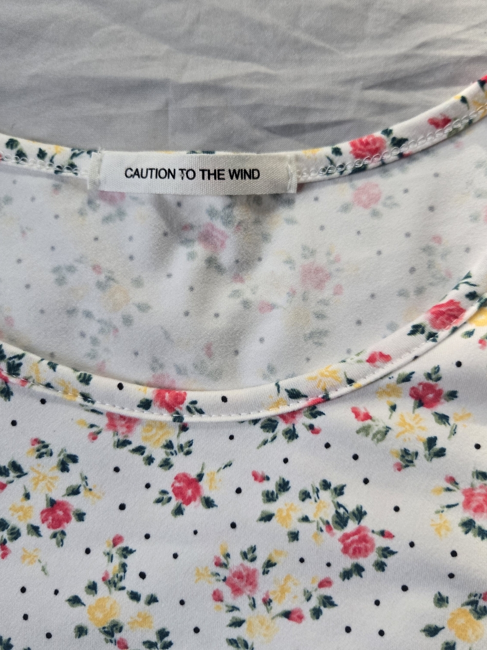Feminine Floral Tie-Front Crop Top Floral Polka Dot Flare Sleeve Boho Fairy SM - Picture 2 of 8